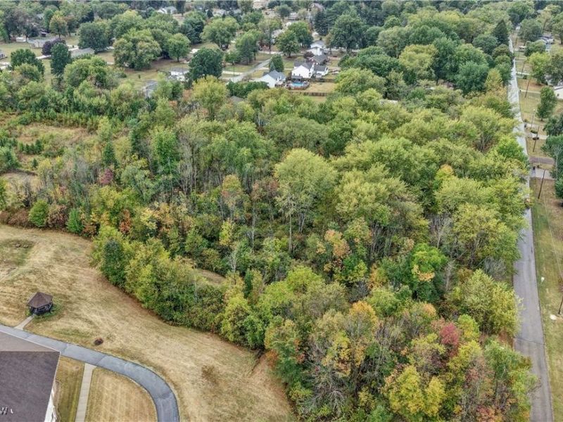 Pilot Knob Avenue NE, Louisville, OH 44641 Photo 15