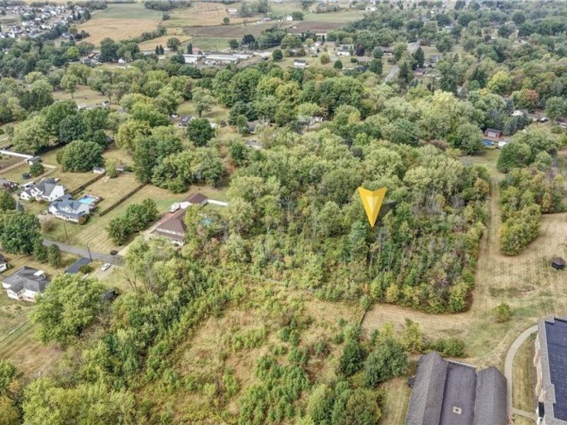 Pilot Knob Avenue NE, Louisville, OH 44641 Photo 3