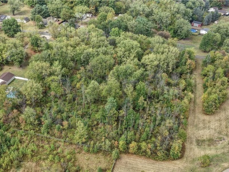 Pilot Knob Avenue NE, Louisville, OH 44641 Photo 6