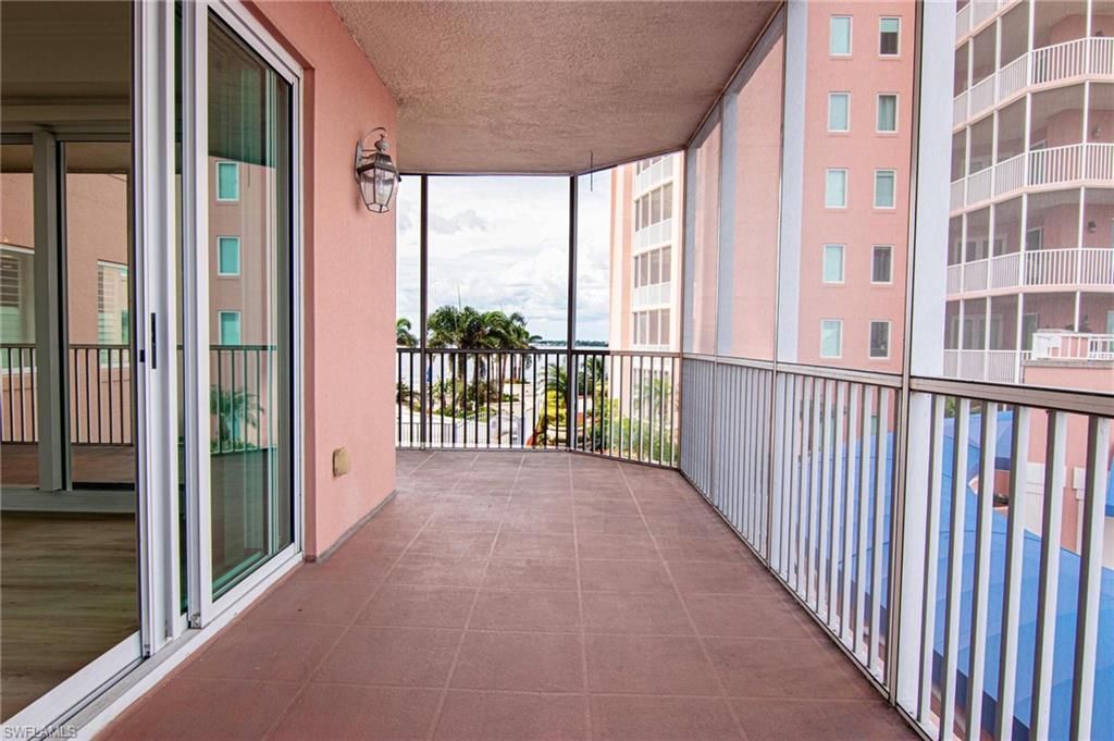 2743 1st St, Unit 406, Fort Myers, FL 33916 Photo