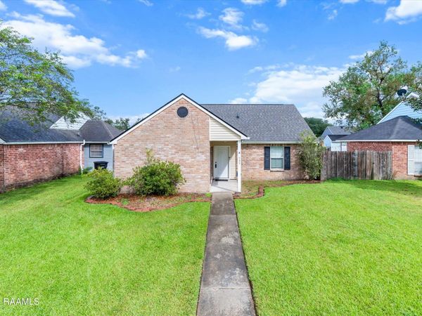 745 Fawn Lake Drive, Baton Rouge, LA 70816
