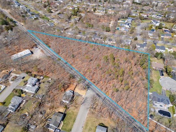 751 Canal Rd, Mount Sinai, NY 11766