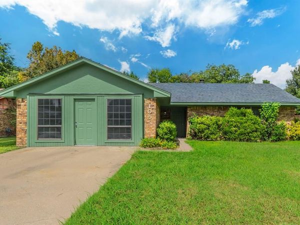 105 Briar Lane, Waxahachie, TX 75165