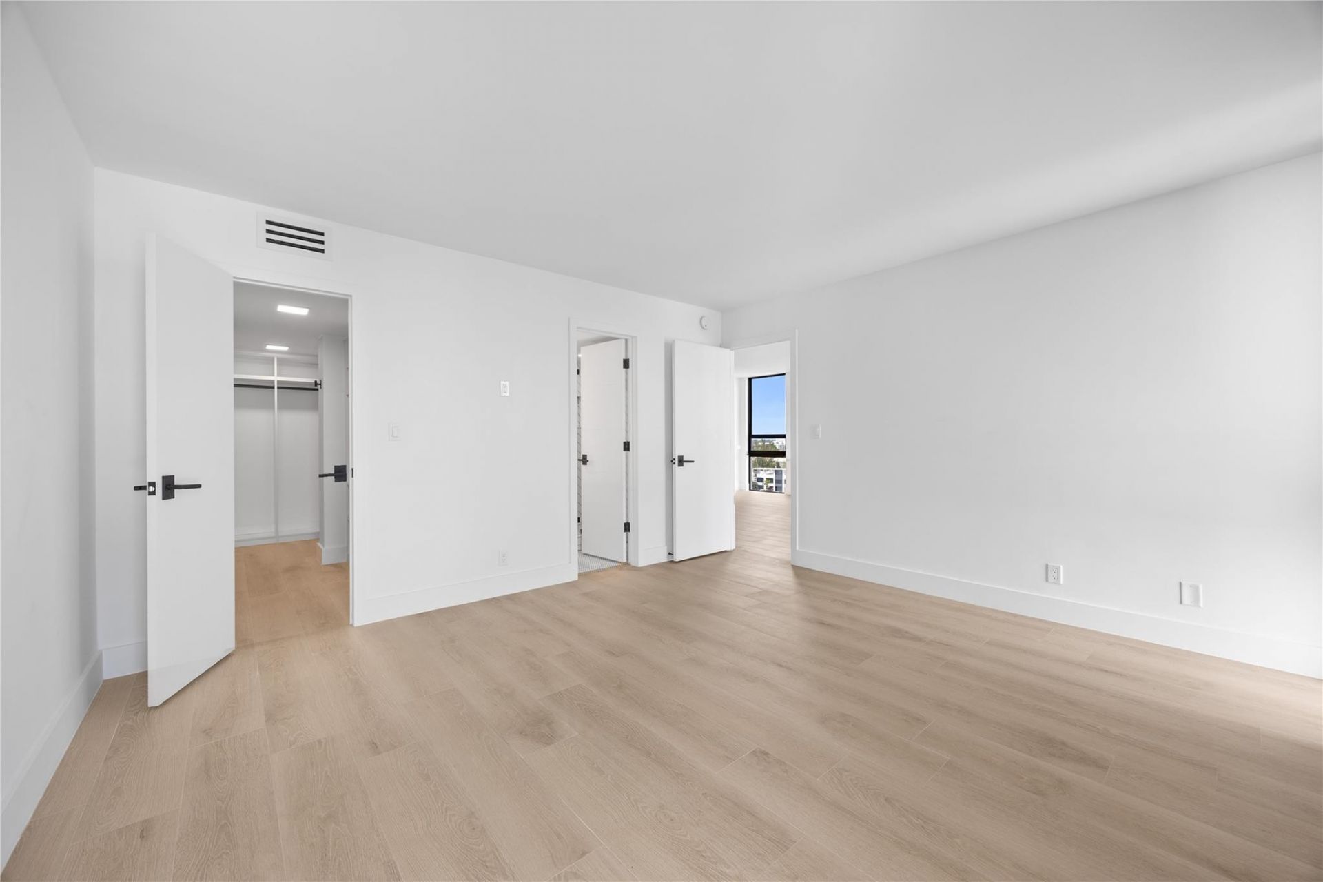 4800 E Bayview Drive, Unit 901, Fort Lauderdale, FL 33308 Photo