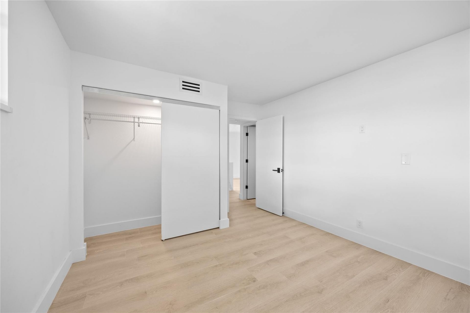 4800 E Bayview Drive, Unit 901, Fort Lauderdale, FL 33308 Photo