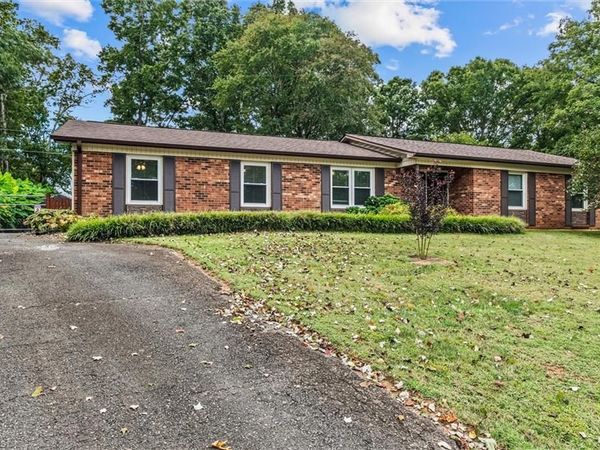 140 Little Brook Drive, Tobaccoville, NC 27050