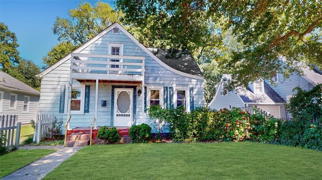 216 Manteo Avenue, Hampton, VA 23661 Main Photo