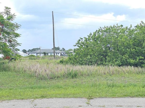 9008 Abel Court, LaBelle, FL 33935