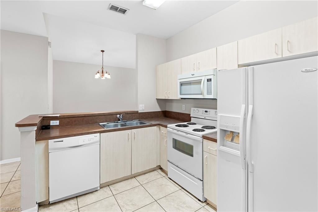 4191 Bellasol Cir , Unit 521, Fort Myers, FL 33916 Photo