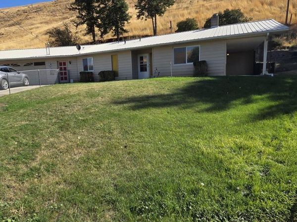 1902 Arlington Street, Pomeroy, WA 99347