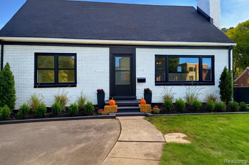 1228 N Main Street, Rochester, MI 48307 Main Photo