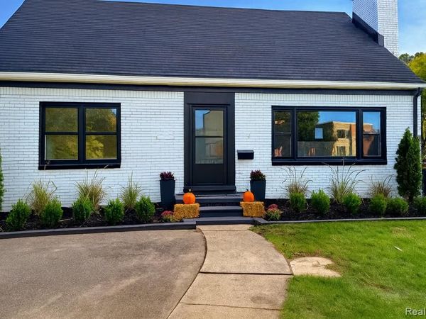 1228 N Main Street, Rochester, MI 48307