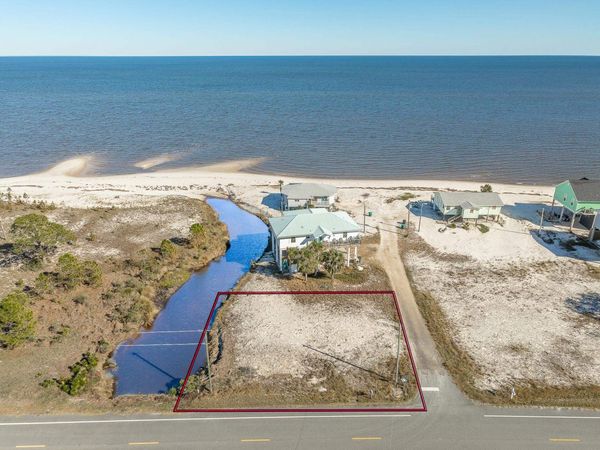 3 Marlin Street , Panacea, FL 32346