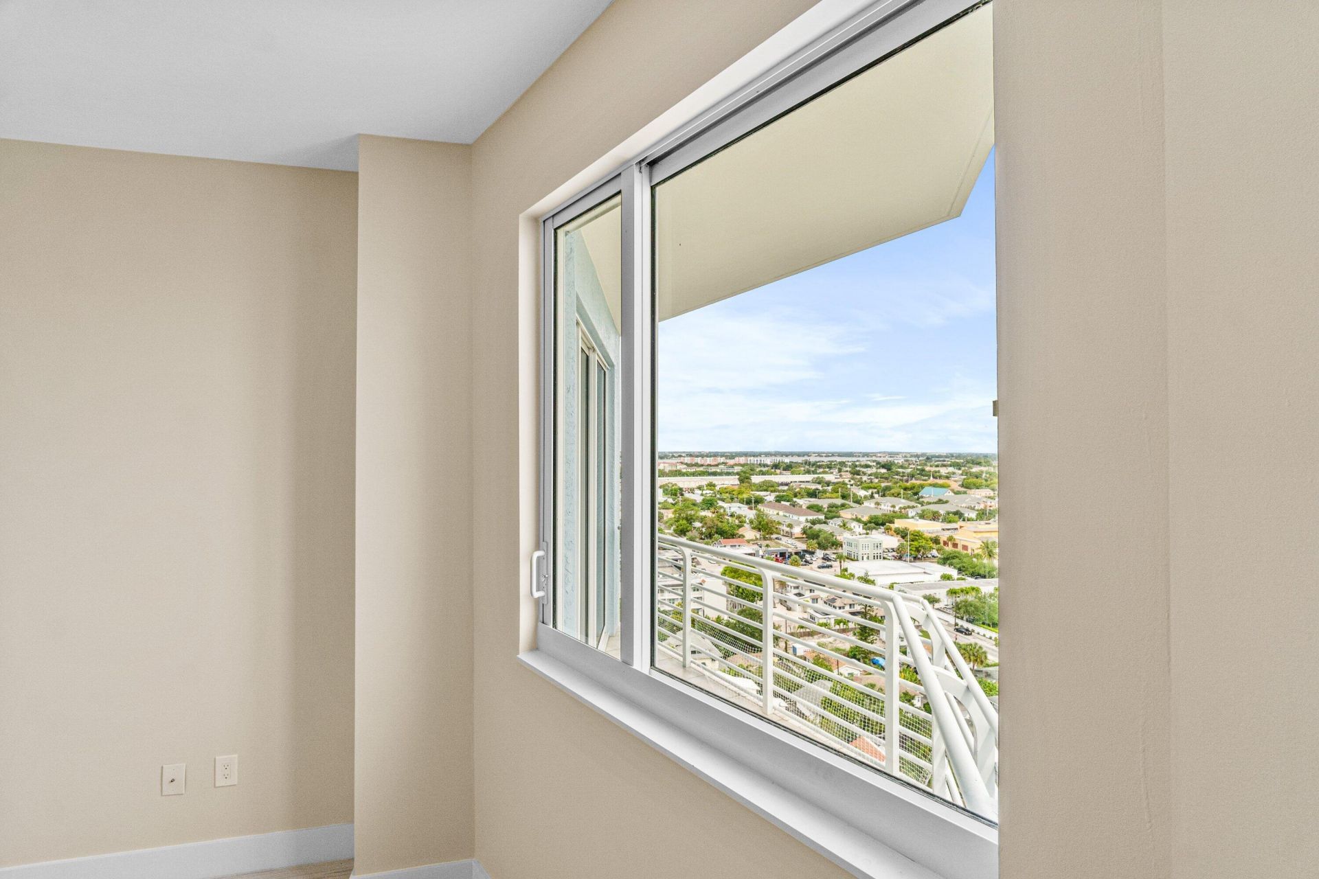1551 N Flagler Drive, Unit Ph3, West Palm Beach, FL 33401 Photo