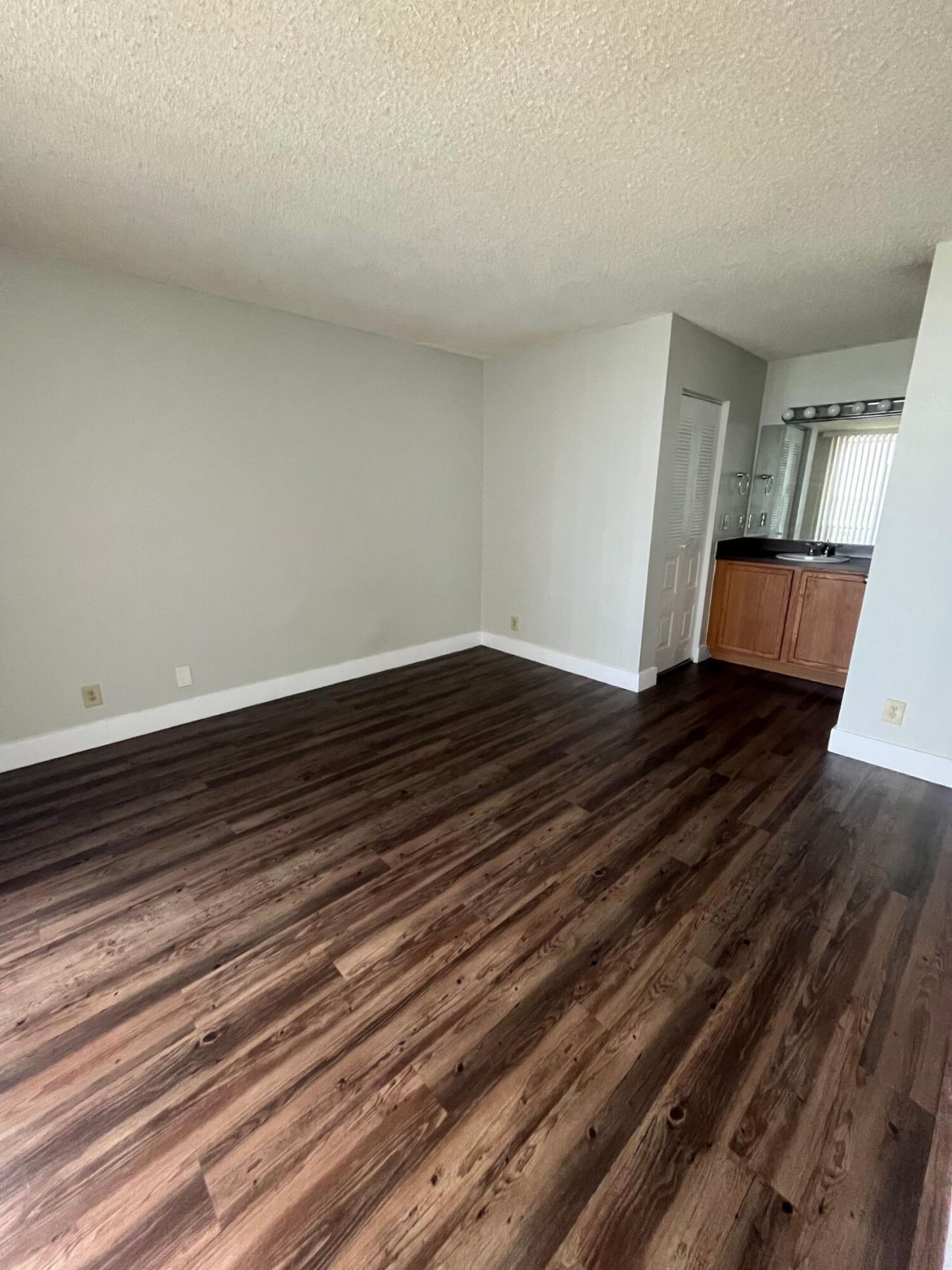 714 Executive Center Drive, Unit 14, West Palm Beach, FL 33401 Photo