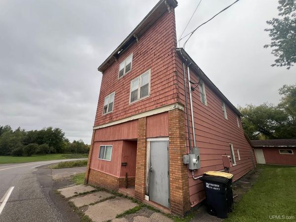 100 Bonnie Street, Ironwood, MI 49938