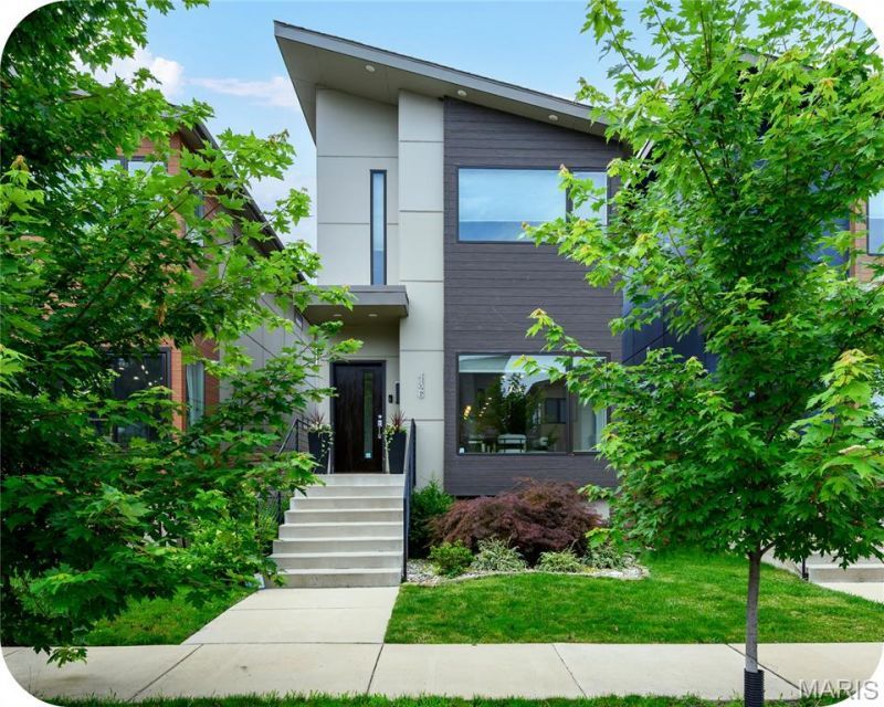 4426 Vista Avenue, Saint Louis, MO 63110 Main Photo