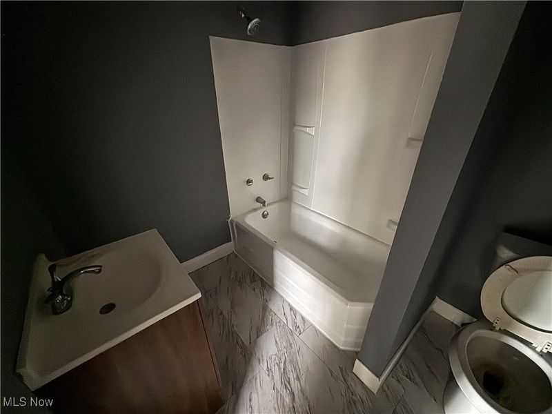 10004 Mount Auburn Avenue, Cleveland, OH 44104 Photo 7