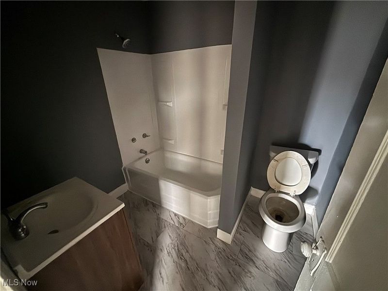 10004 Mount Auburn Avenue, Cleveland, OH 44104 Photo 8