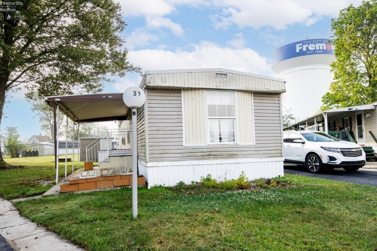 1730 Port Clinton Rd, Unit 33, Fremont, OH 43420 Main Photo