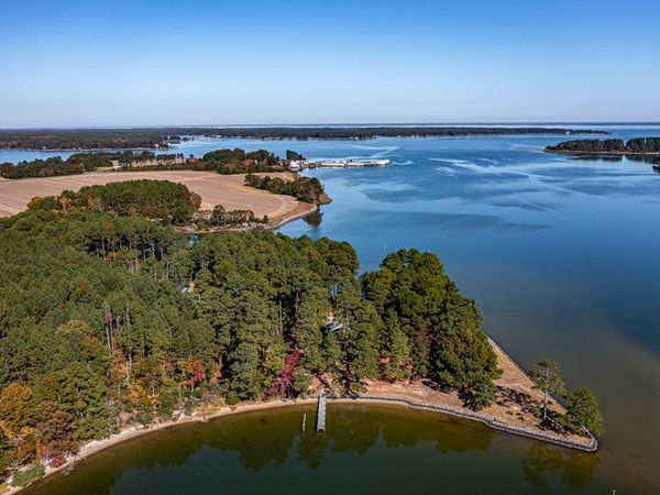 535 Courtney Lane, CALLAO, VA 22435