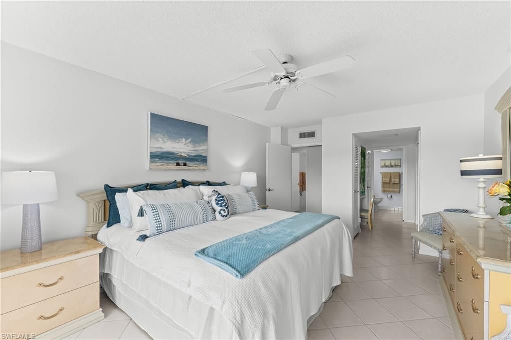 1977 Gulf Shore Blvd N, Unit 204, Naples, FL 34102 Photo