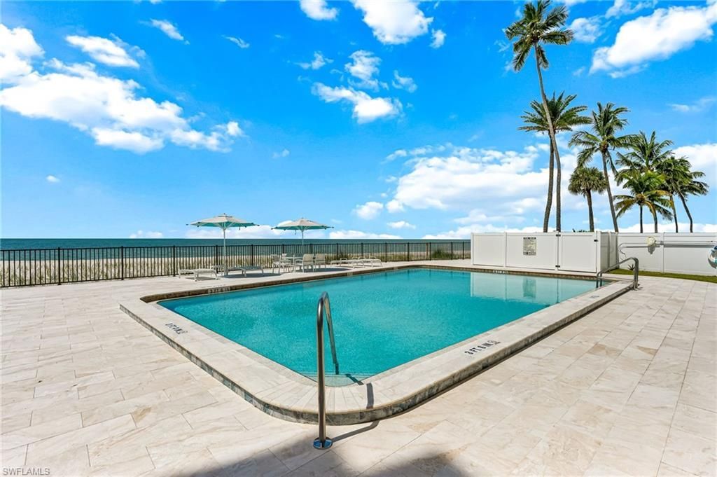 1977 Gulf Shore Blvd N, Unit 204, Naples, FL 34102 Photo