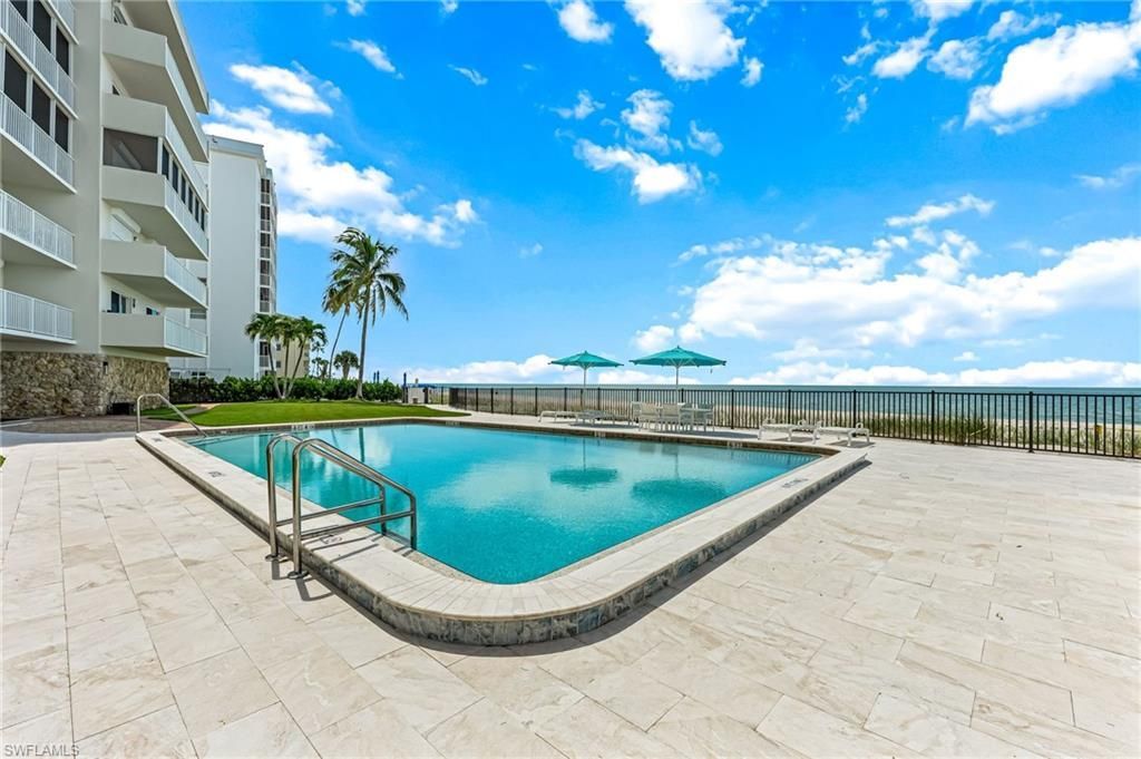 1977 Gulf Shore Blvd N, Unit 204, Naples, FL 34102 Photo