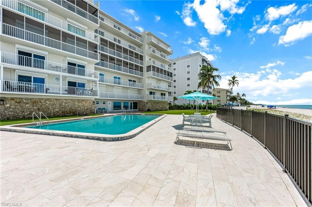 1977 Gulf Shore Blvd N, Unit 204, Naples, FL 34102 Photo