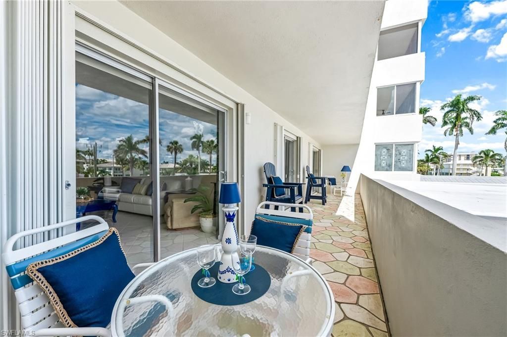 1977 Gulf Shore Blvd N, Unit 204, Naples, FL 34102 Photo