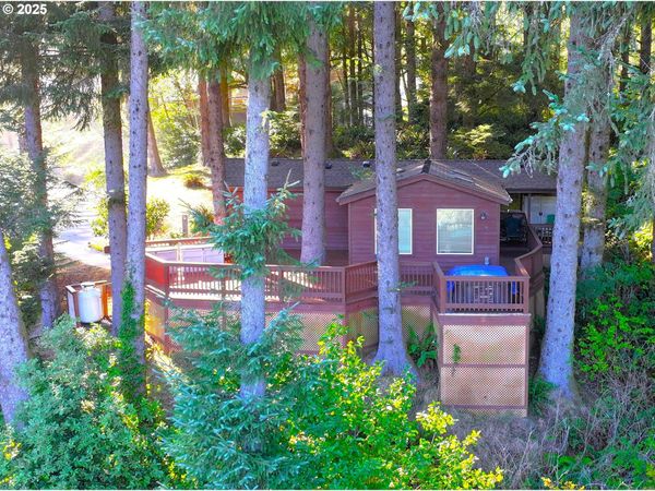 19921 WHALESHEAD RD, Unit EL1, Brookings, OR 97415