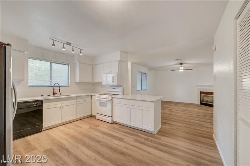 6749 W Charleston Boulevard, Unit 2, Las Vegas, NV 89146 Main Photo