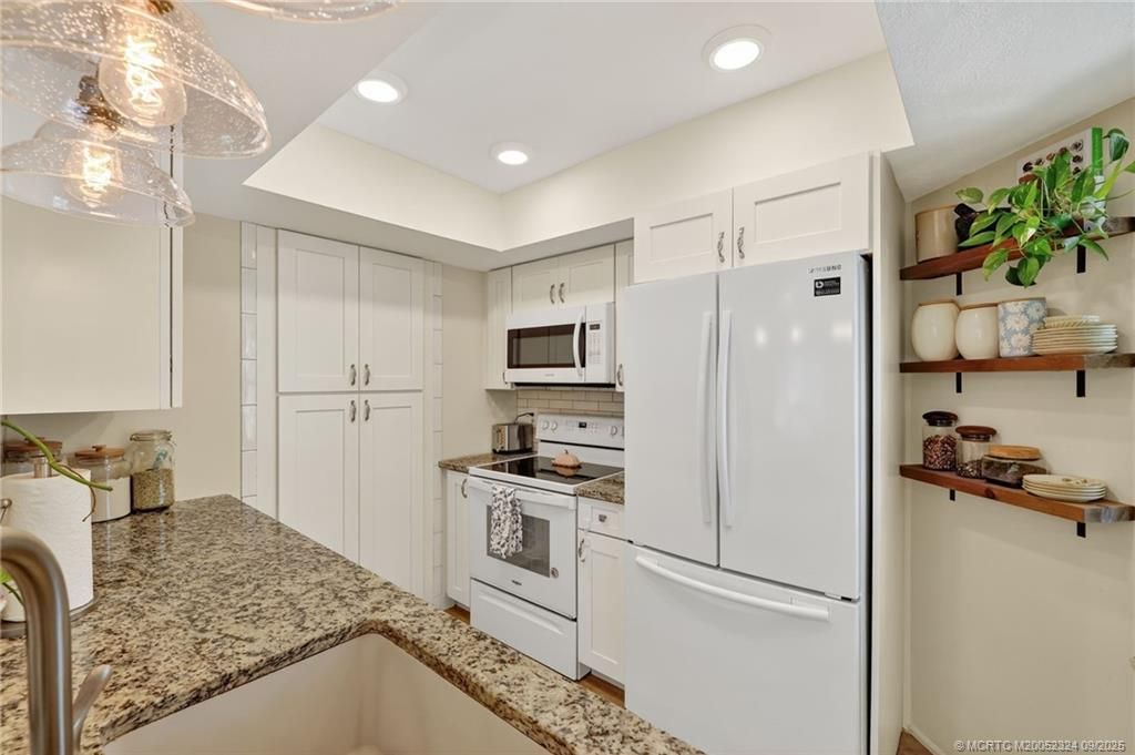 3260 SE Aster Lane, Unit I241, Stuart, FL 34994 Photo