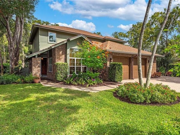 6897 Wellington DR, NAPLES, FL 34109