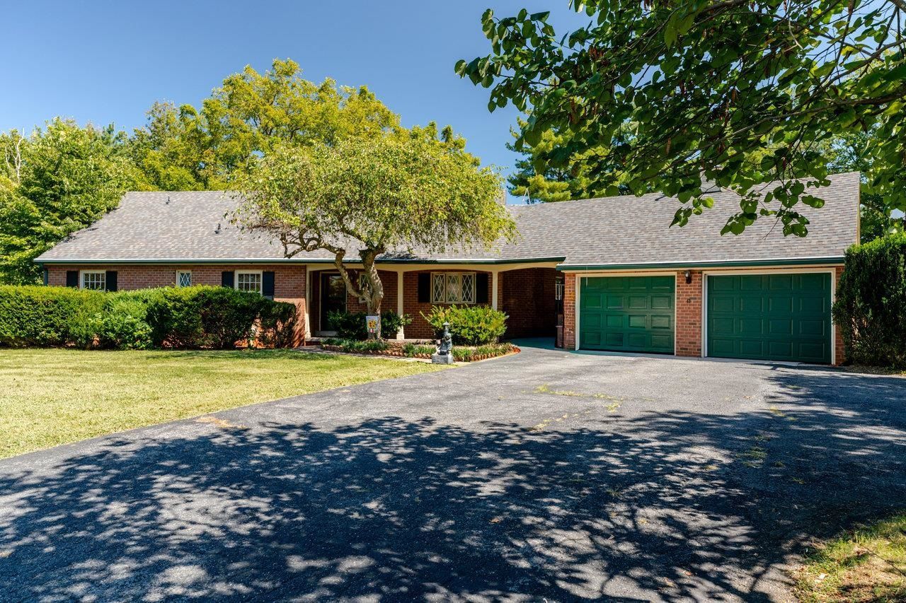 527 Crestover Dr, Broadway, VA 22815 Main Photo