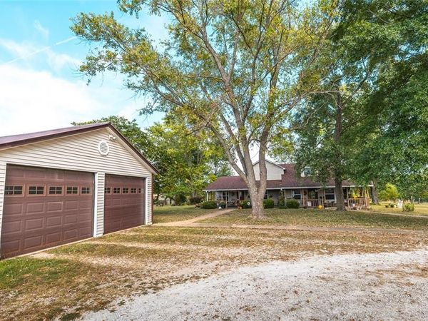 385 Woods Farm Road, Sullivan, MO 63080