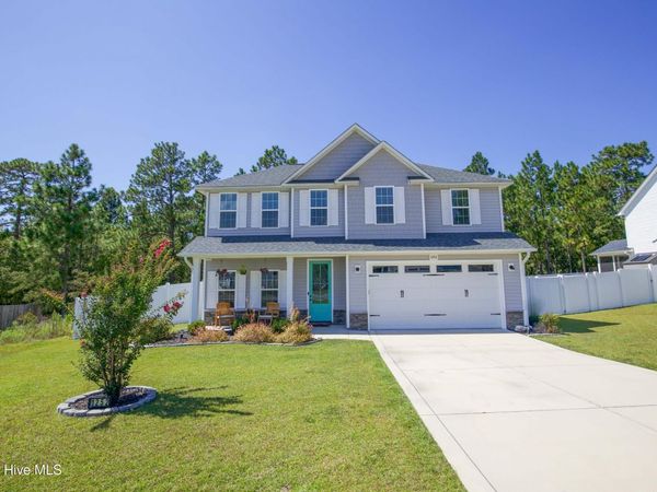 1252 Yellowwood Drive, Aberdeen, NC 28315