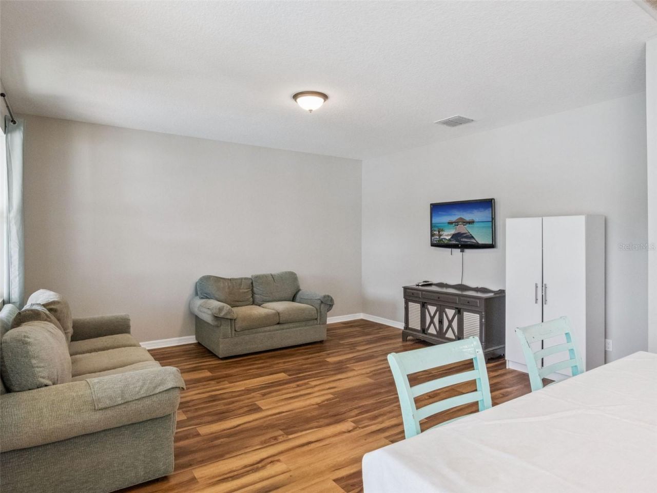 2566 Limerick Circle, Grand Island, FL 32735 Photo