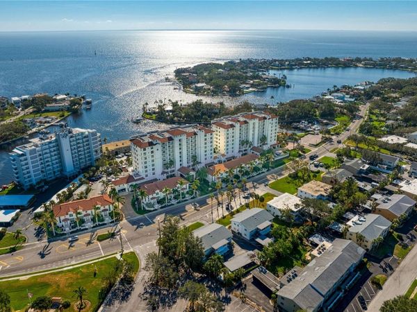 1325 SNELL ISLE BOULEVARD NE, Unit 711, ST PETERSBURG, FL 33704