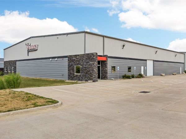 6200 N. Gateway Drive, Marion, IA 52302