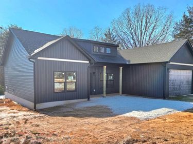 174 Kentmoor Farm Rd, Madison Heights, VA 24572