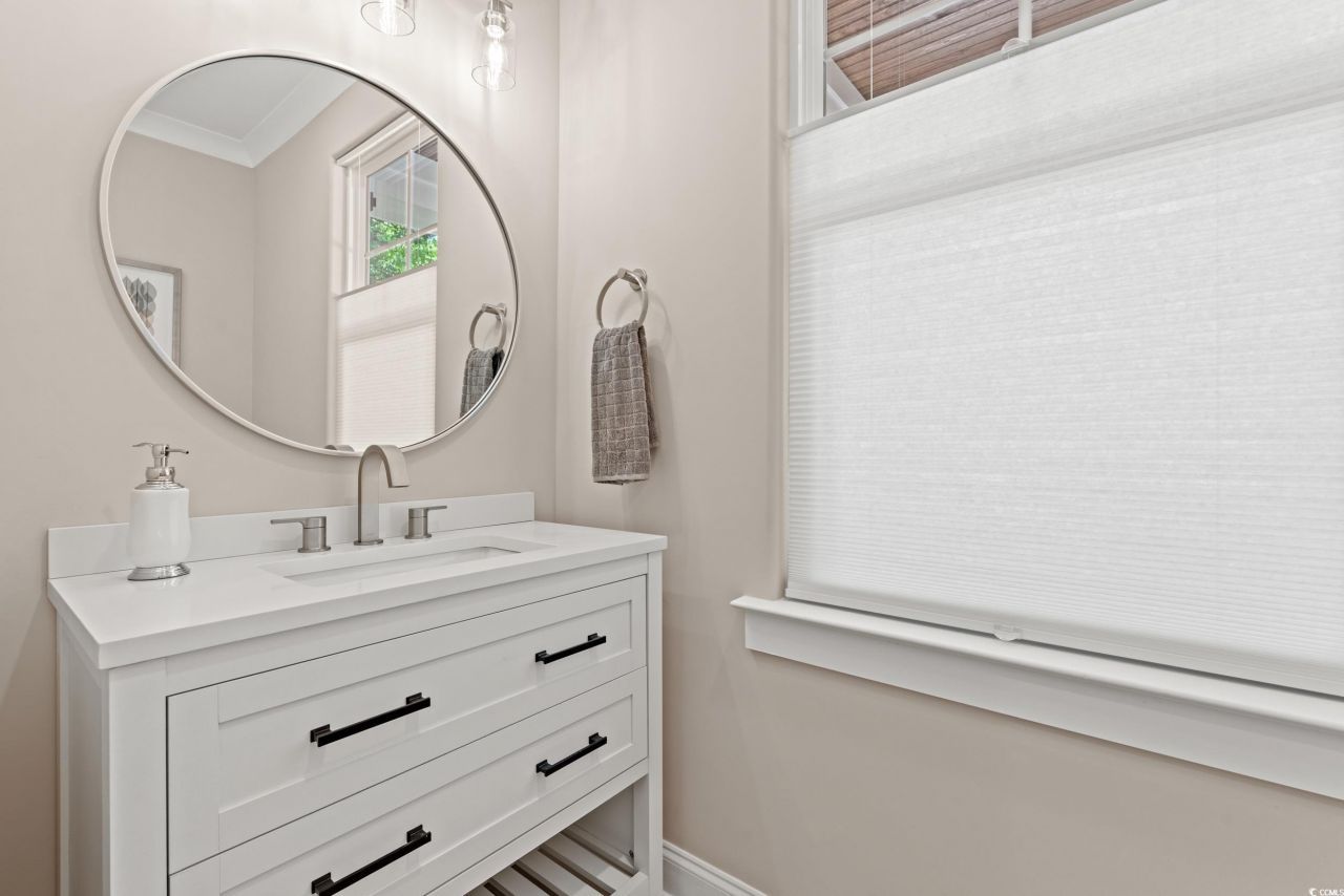 407 N Highland Way Photo 8