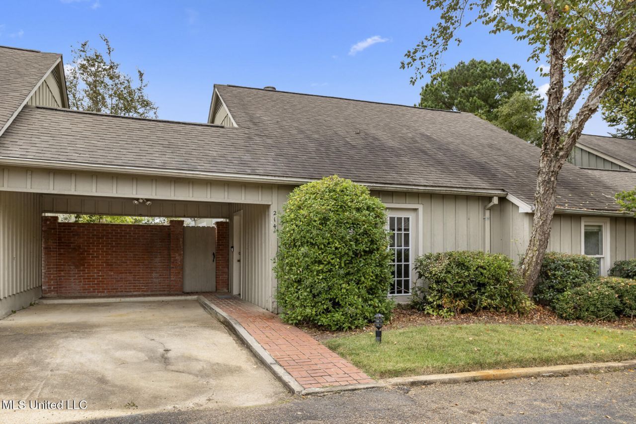 214 River Place, Jackson, MS 39211 Main Photo
