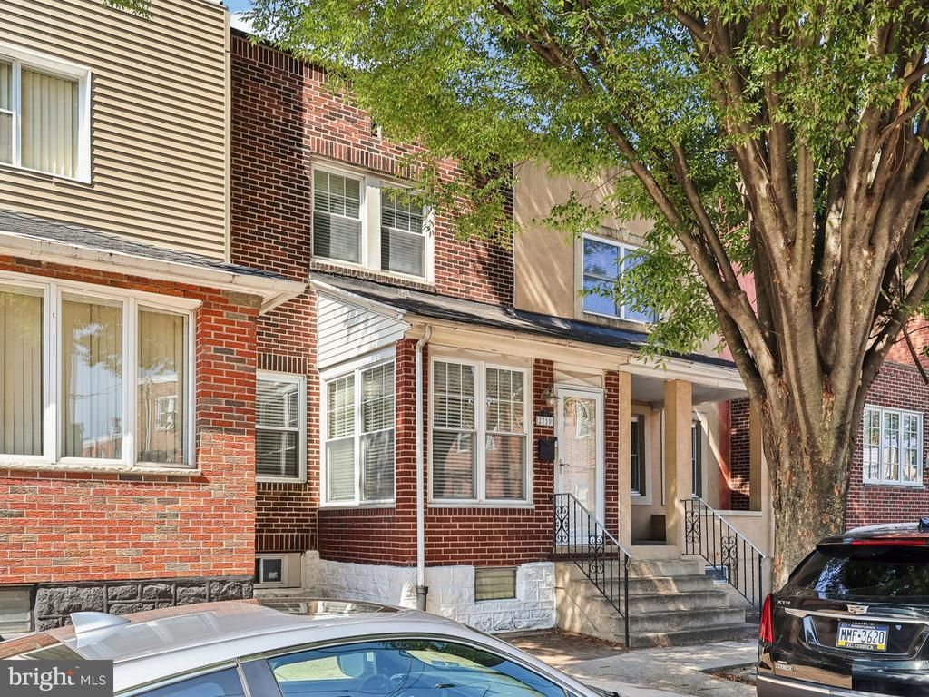 2710 S 11th Street, Philadelphia, PA 19148 Main Photo