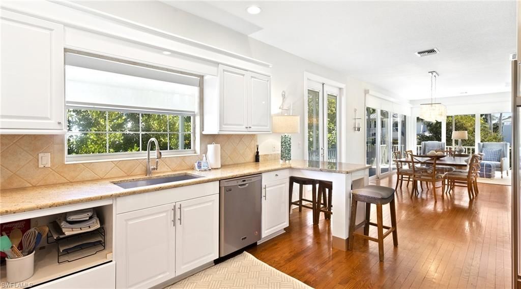 877 7th St S, Naples, FL 34102 Photo