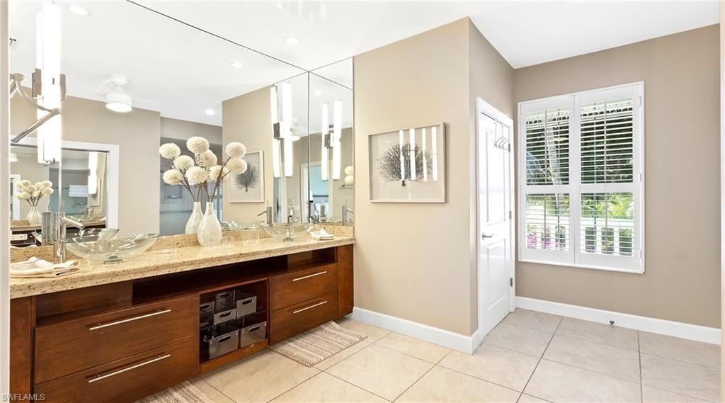 877 7th St S, Naples, FL 34102 Photo