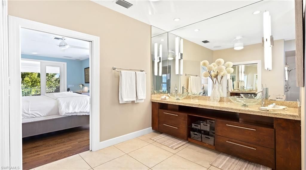877 7th St S, Naples, FL 34102 Photo