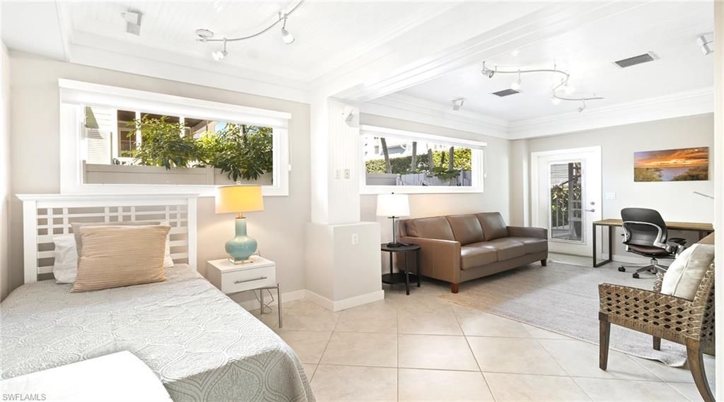 877 7th St S, Naples, FL 34102 Photo