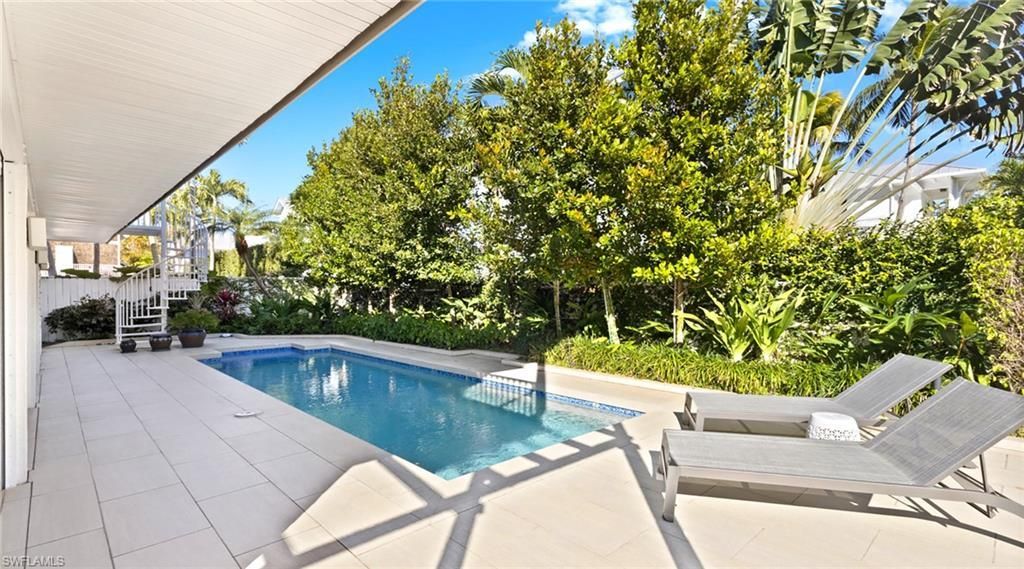 877 7th St S, Naples, FL 34102 Photo