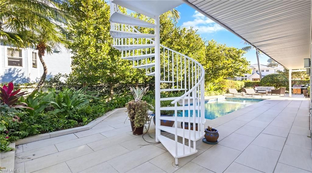 877 7th St S, Naples, FL 34102 Photo